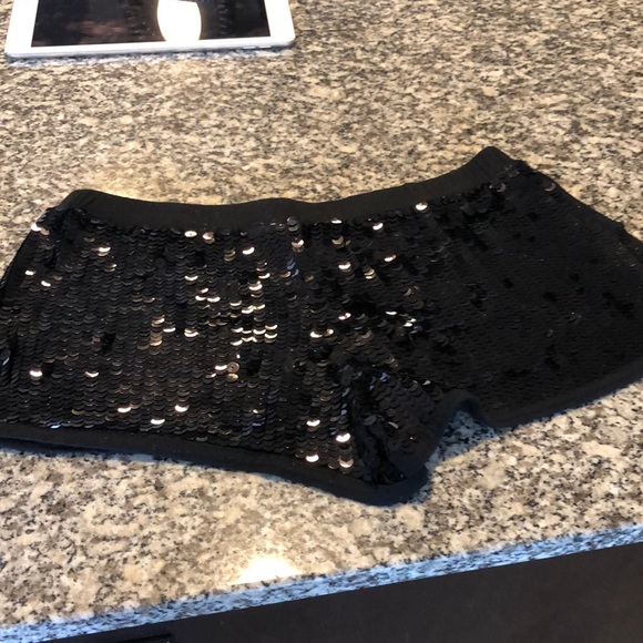 Shorts - Picture 2 of 2